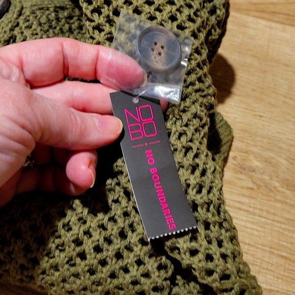 NWT No Boundaries Olive Open Knit Crop Sweater XL - Picture 4 of 5